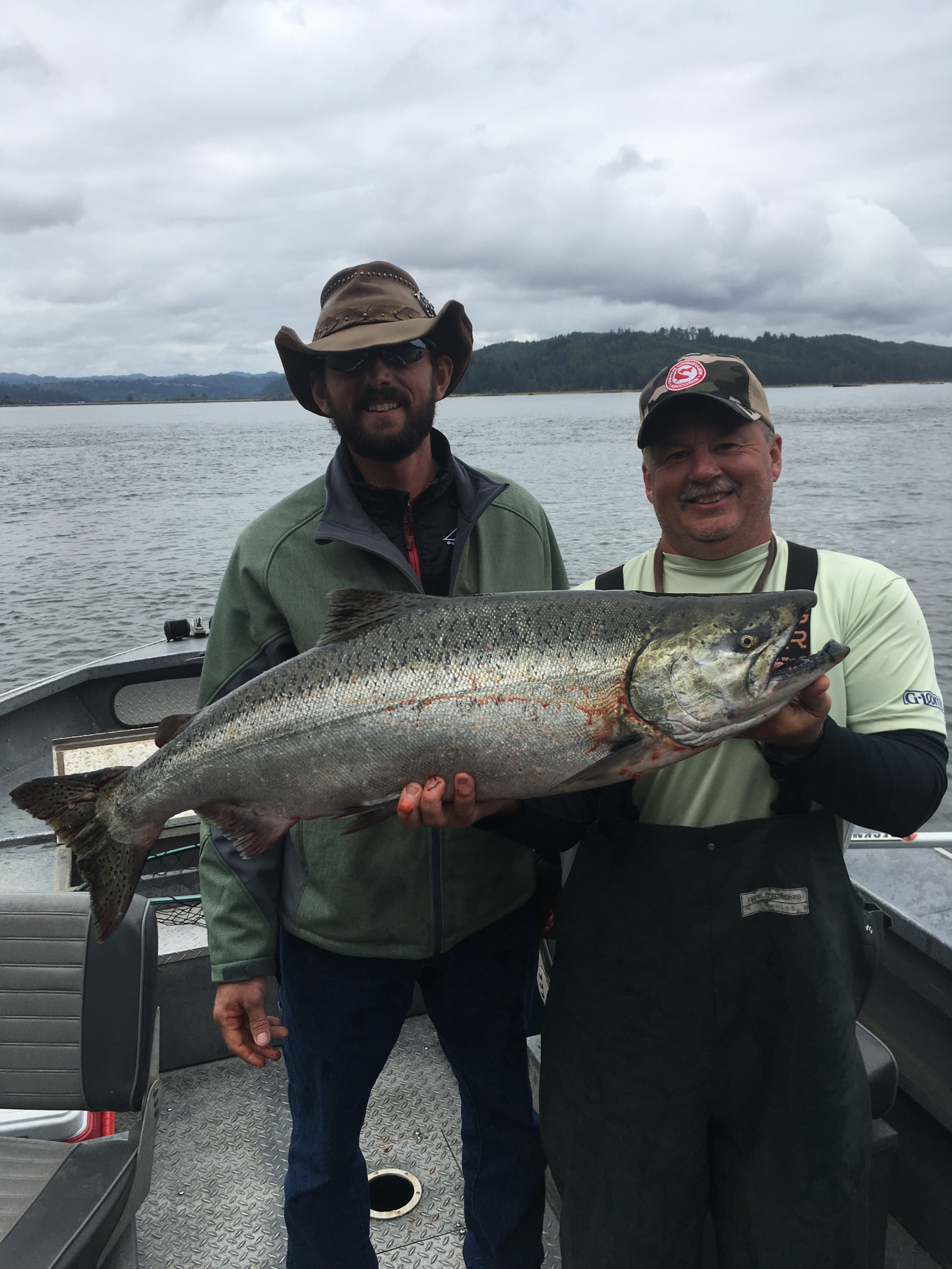oregon fisherman with chinook salmon